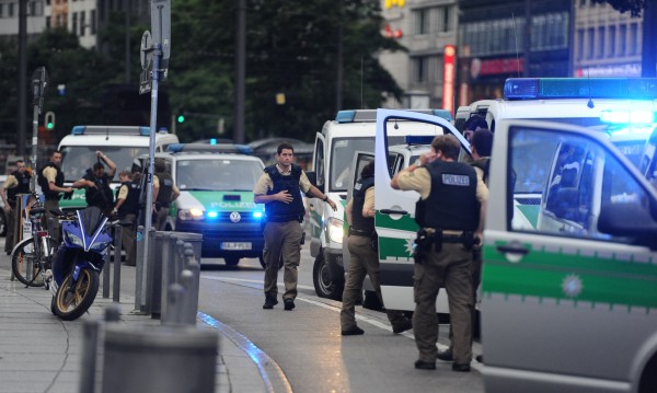 Евакуираха гарата в Мюнхен, градският транспорт спря