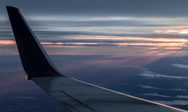 Самолет на Wizz Air кацна аварийно в Прага заради пътничка