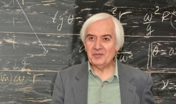 Бургас: Учителят и физик Теодосий Теодосиев ще изнесе лекция в града на 9 май