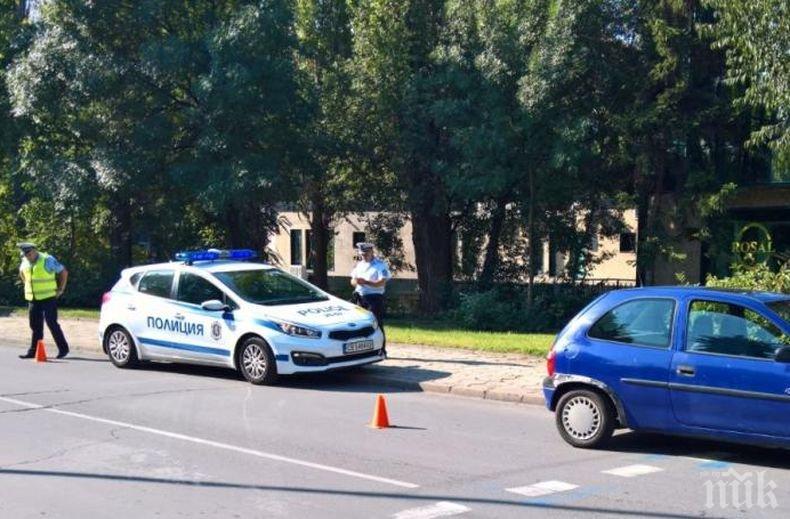 Служител на реда прегази пешеходец в Хасково