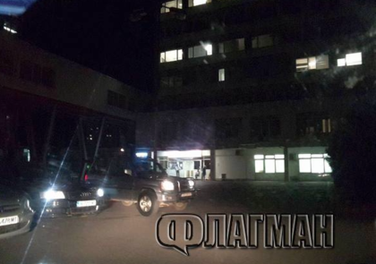 Извънредно! Товарят Очите в реанимобил, спешно го местят в София