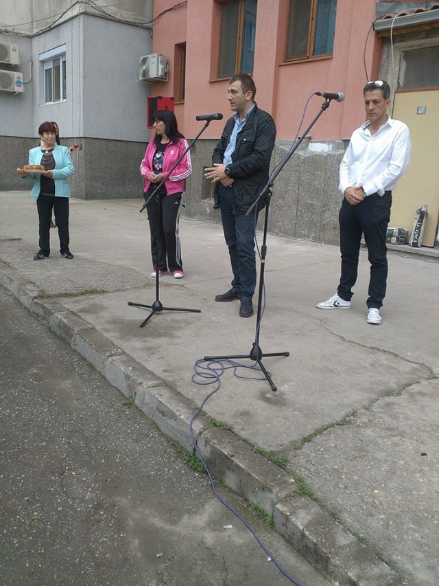 Бели гълъби за първите санирани блокове