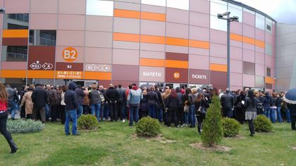Паника сред феновете на Лепа Брена в Пловдив! Вижте причината СНИМКА