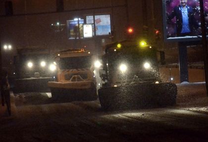 14 сантиметра сняг покриха София, над 100 снегорина почистваха улиците цяла нощ