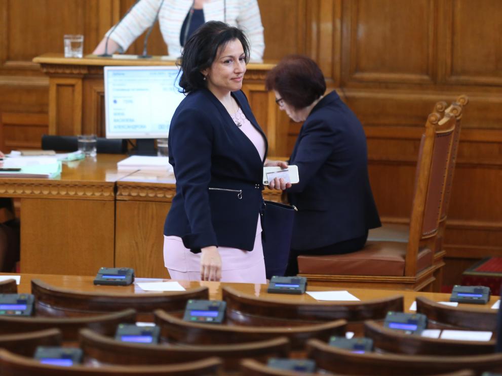 Министър Десислава Танева награждава в Пловдив най-младите фермери