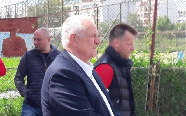 Люпко Петрович е на Герена, гледа изпит на помощниците си