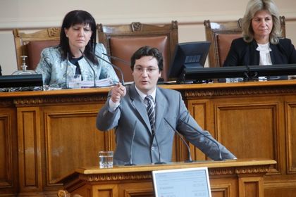 Крум Зарков, БСП: Предлага ни се Изборен кодекс на тъмно, случилото се снощи минава извън всякакви граници