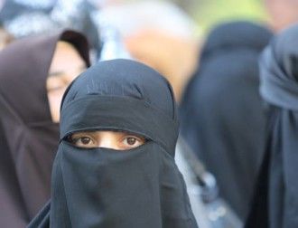 Асеновград отказа да обсъди забраната за носене на бурки