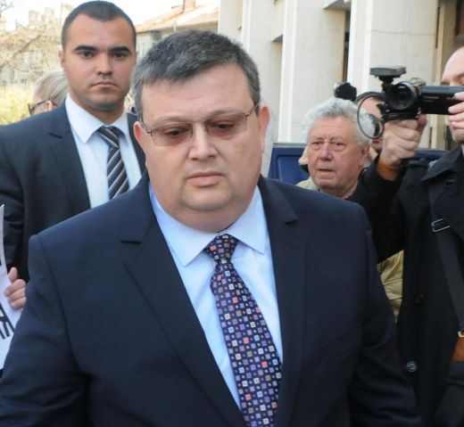 Цацаров и заместници проверяват има ли чадър над наркобизнеса по морето
