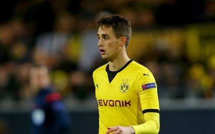 Янузай се размрънка и в Дортмунд