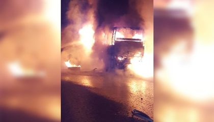Изгорялото превозно средство край Бяла е автобус