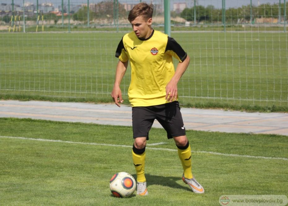 Юноша на Ботев с повиквателна за националния отбор до 19 години