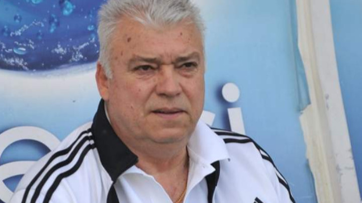 Христо Бонев дари за Димитровден лакомства за децата в УМБАЛ „Свети Георги“