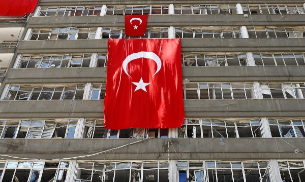 Руският посланик в Турция е тежко ранен при нападение
