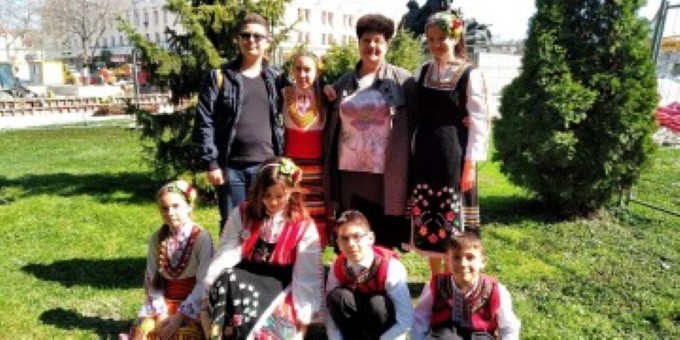Бургас: Фолклорна формация „Тракийче“ е отличена с 6 награди от конкурса „Орфееви таланти“