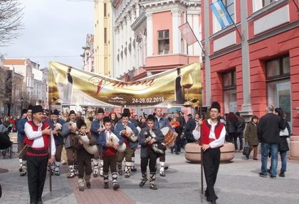 40 кукери и гайдари ще разтресат Пловдив на Дионисиевото шествие за „Винария“