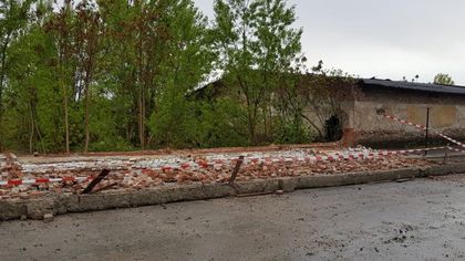Военната прокуратура пое разследването за срутилата се стена, която уби минувач