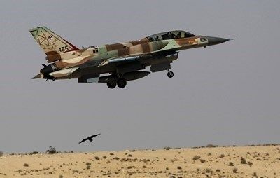 Изтребител на САЩ падна близо до японския остров Китадайто, двамата пилоти са спасени