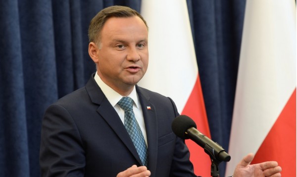 Полша отговори: Не приемаме шантаж от чиновници на ЕС