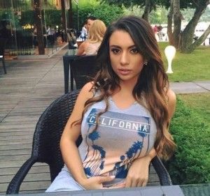 Щерката на Анита Мейзер я бие по всички параграфи! (Вижте каква красавица е наследничката й)