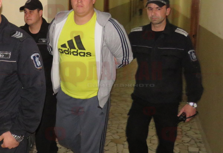 Закопчаха казахстанеца Максим докато подава документи в Бургас, а в съда стана ясно, че...
