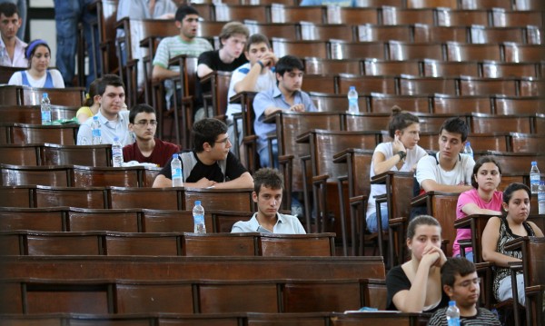 Щедра Анкара дава безплатно висше на турското малцинство у нас