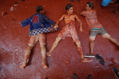 145 тона домати за 1 час ползваха във фестивала