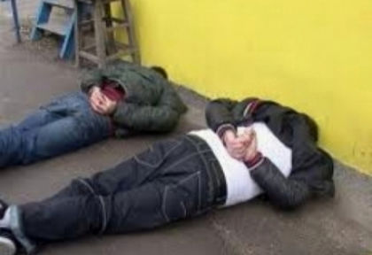 Спецченгета спипаха горски служител от ДГС Първомай в момент на разфасоване на канабис