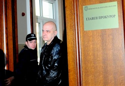 Ето къде Слави Трифонов ще проговори за спряното му предаване