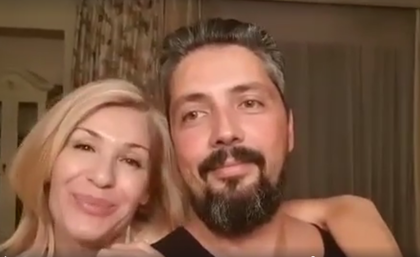 И на 50 на Гала акъла не й идва! Може ли да си покажеш гърдите в ефир, докато водиш по нощница (Скандална снимка)