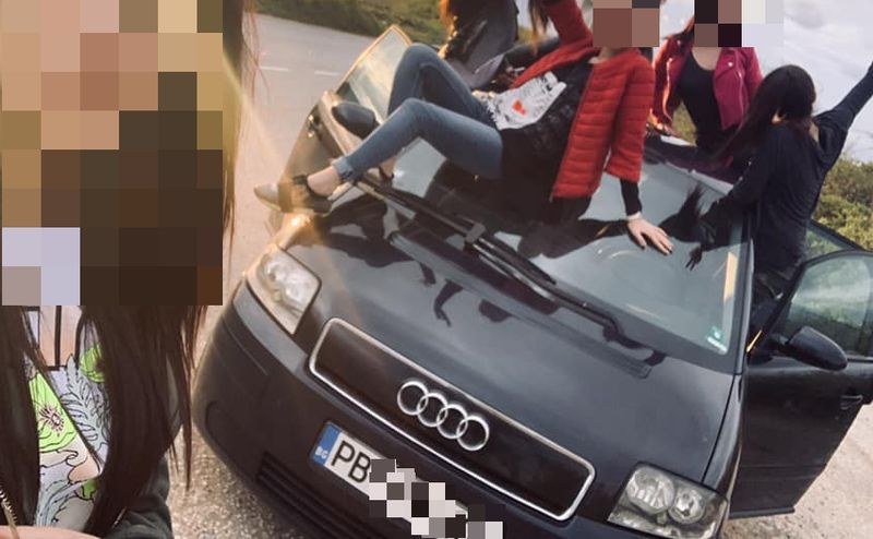 17-годишна подкара Аудито на своя приятелка, паркира го в река в Асеновград