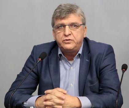 Манол Генов, БСП: Хората излизат с маски по улицата заради мръсния въздух, но все повече от тях осъзнават, че ги носят заради непоносимостта към управляващите