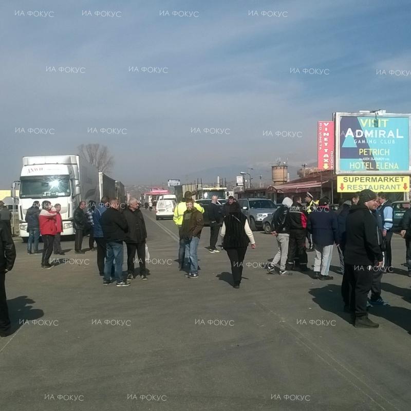 „Локално“ (Македония): Очаква се протестиращи да блокират пътя Охрид – Кичево