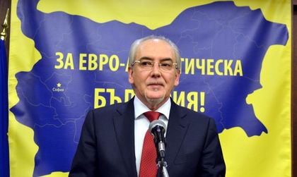 Местан и Давутоглу обсъдиха ДОСТ и бежанската криза
