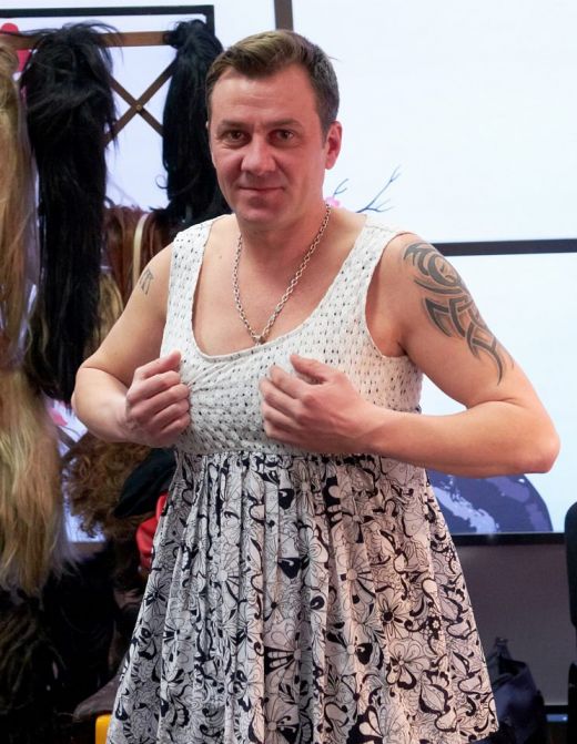 Гъмов с ушна мания