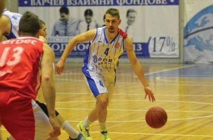 Капитанът на Черно море остава в тима