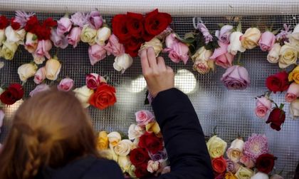 Франция отбелязва година от нападенията в Париж