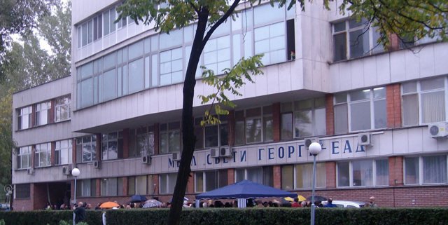 Дете на годинка се нагълта с прах за пране, бащата наби медсестрата