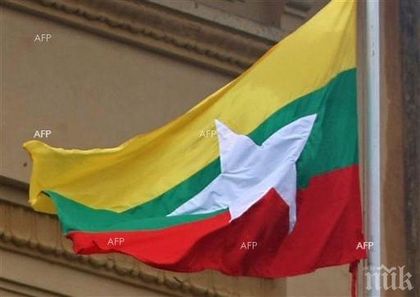 Мианмар осъди на 7 години затвор журналисти от