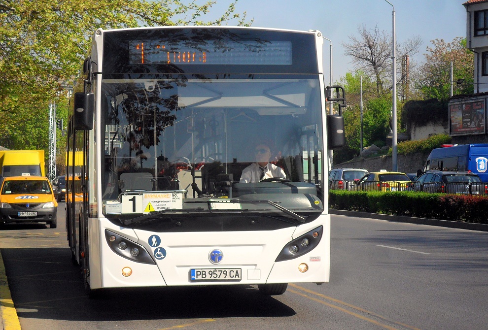 Да изчезнеш за 10 секунди: Млади крадци слязоха на спирка в Пловдив, ограбиха жена и се качиха в същия рейс от градския транспорт