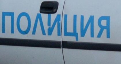 След полунощ във Варна: 50-годишен мъж налетя на полицаи. Той...