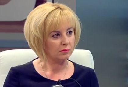 Манолова за референдума на Слави: Това е вотът на българите. Депутатите се правят на разсеяни