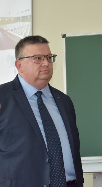 Главният прокурор Сотир Цацаров се срещна с ученици от 91 НЕГ„Проф. Константин Гълъбов“