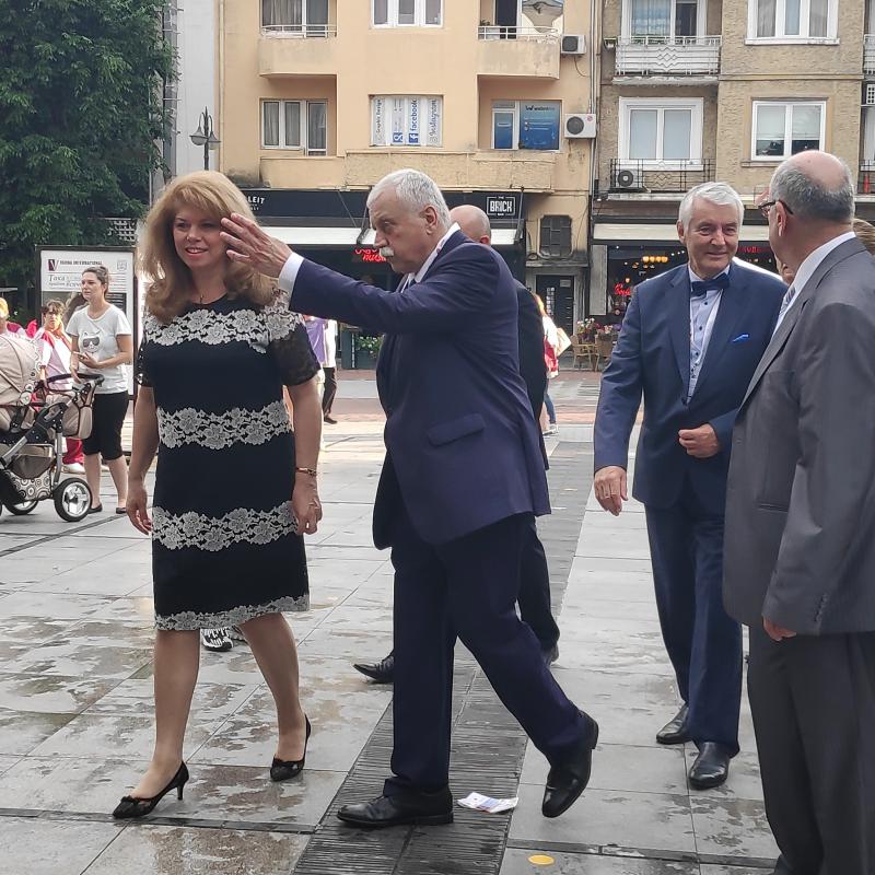 Вицепрезидентът Илияна Йотова: Крайно време е да бъде направен един успешен Закон за доброволчеството