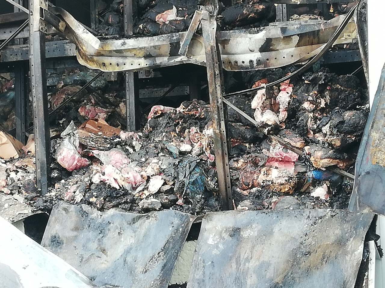 Стотици килограми месо изгоря във Войводиново!
