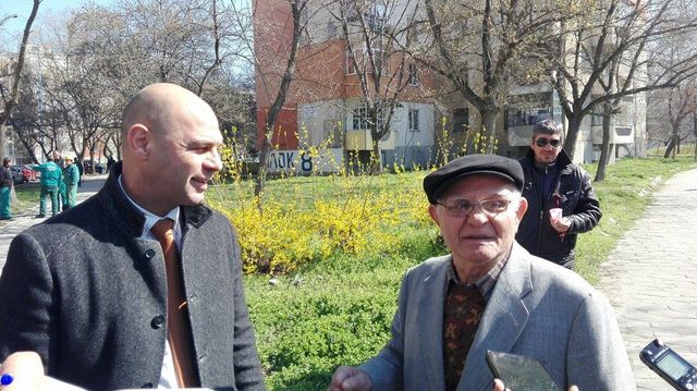 Продължава работата по микрорайони в 
