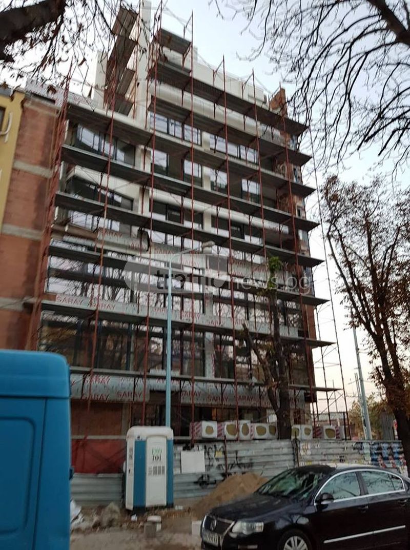 Нова кооперация на пъпа на Пловдив, строена от общински съветник, смути друг общинар СНИМКИ