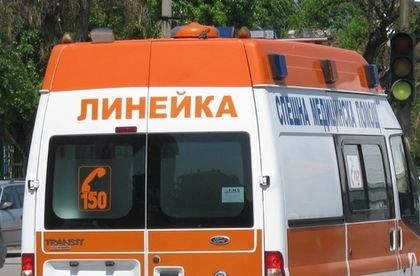 Автобус от градския транспорт в Пловдив повлече жена и я прегази, откараха я в болница