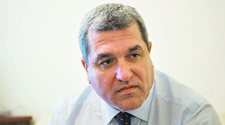Горещо: Касим Дал покани Местан в партията си