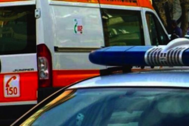 Катастрофа на АМ “Струма”! 26-г. шофьор изхвърча от пътя и се заби в ограда